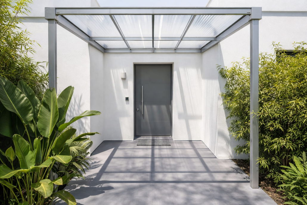 techo-policarbonato-porche-entrada-casa